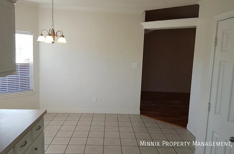 1002 Oshkosh Ave — Photo 15