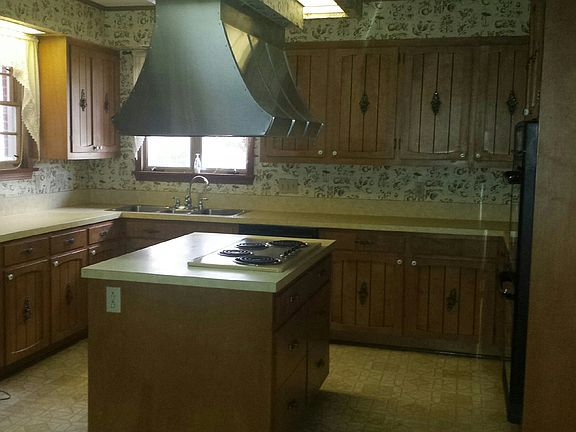 3rd image of 100 S Sewell Pl