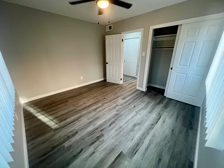 Oakwood Apartments — Photo 18