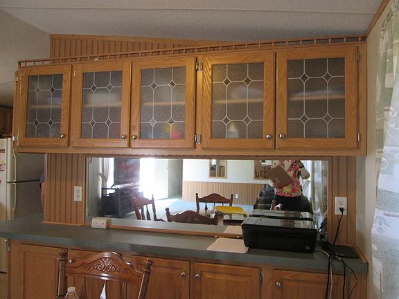 4th image of 274 Meridan Dr