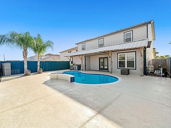 Large, Low-Maintenance Yard with Cool Deck