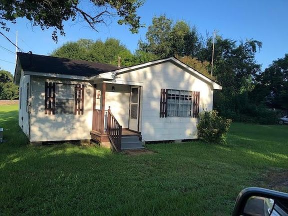 2nd image of 221 Apricot St