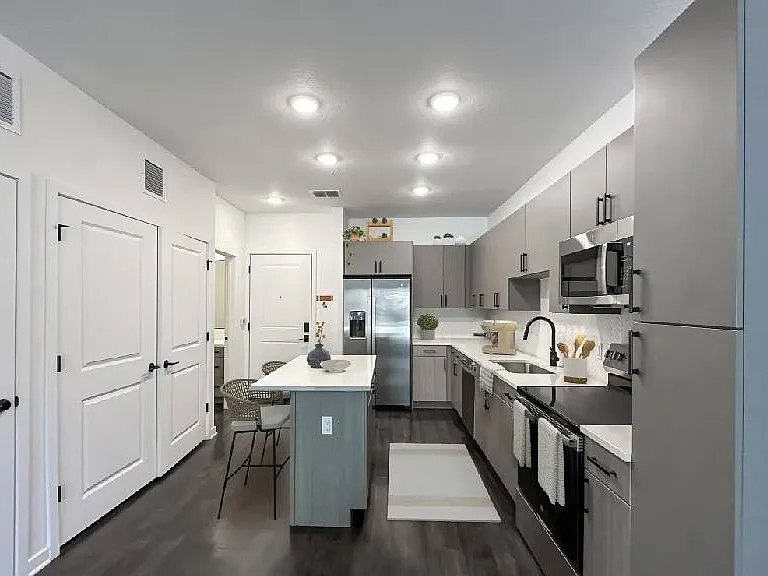 1722 Nuccio Pkwy — Photo 5