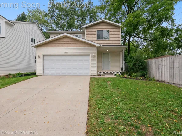 1020 Oregon Blvd, Waterford, MI 48327