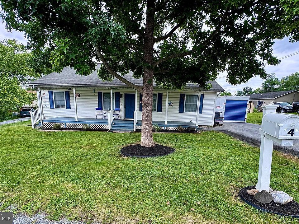 1st image of 4 Huntingdon Ln