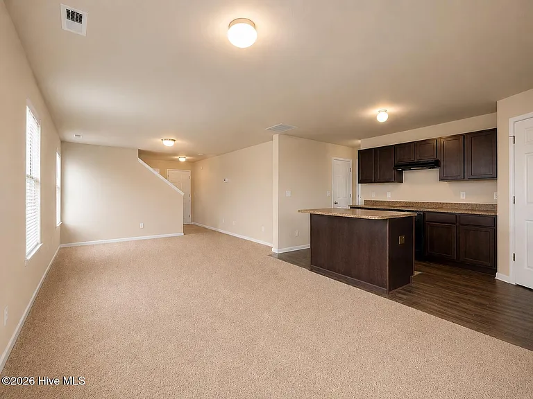 900 Haystack Ln — Photo 5