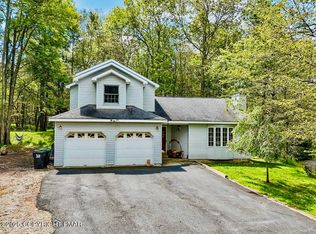 106 Black Bear Ln, Tobyhanna, PA
