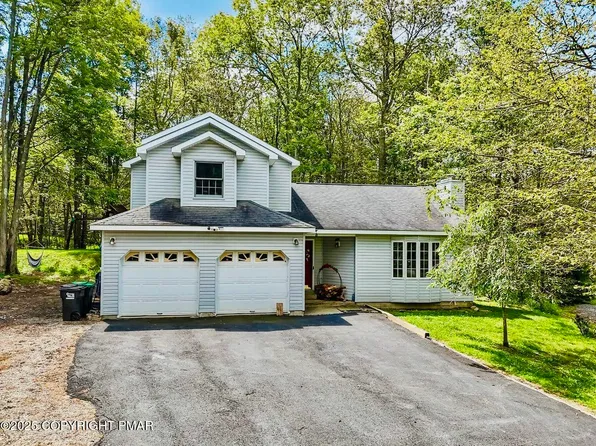 106 Black Bear Ln, Tobyhanna, PA 18466