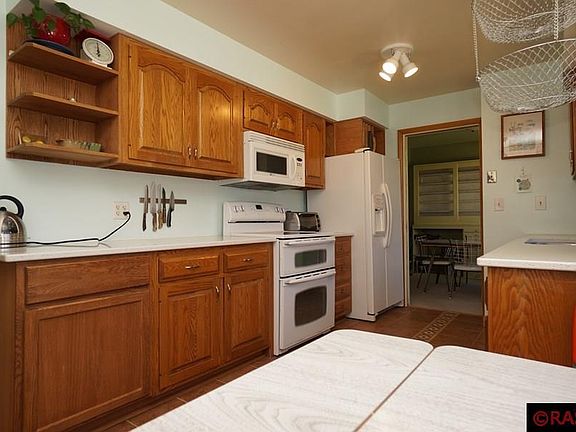 3rd image of 1111 Woodland Ave