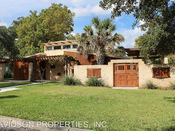 3rd image of 539 Woodcrest Dr