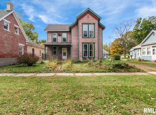 513 Main St, Henry, IL 61537
