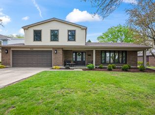 1505 S Kennicott Ave, Arlington Heights, IL 60005