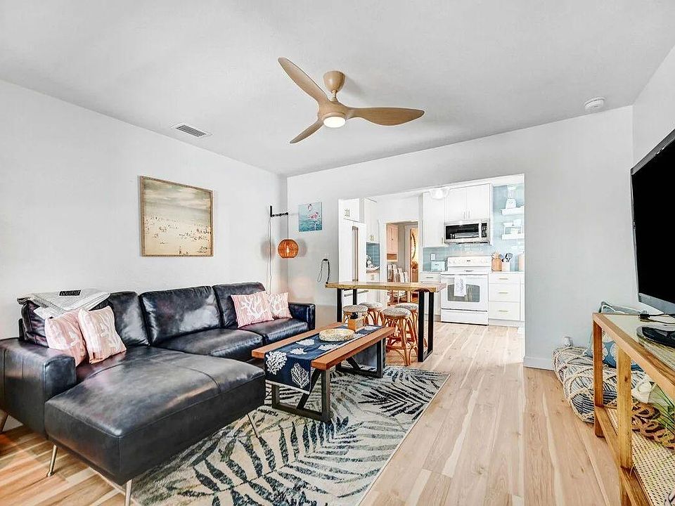 1st image of 811 Oakwood Ave #B