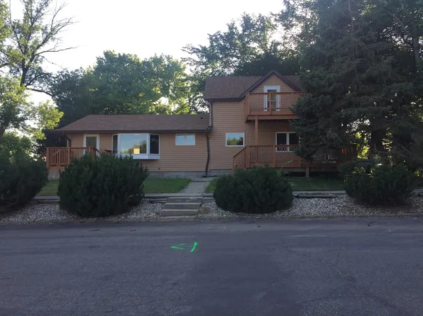 911 W 6th St, Graceville, MN 56240