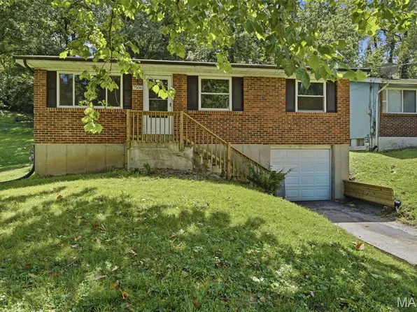 7506 Blanding Dr, Saint Louis, MO 63135