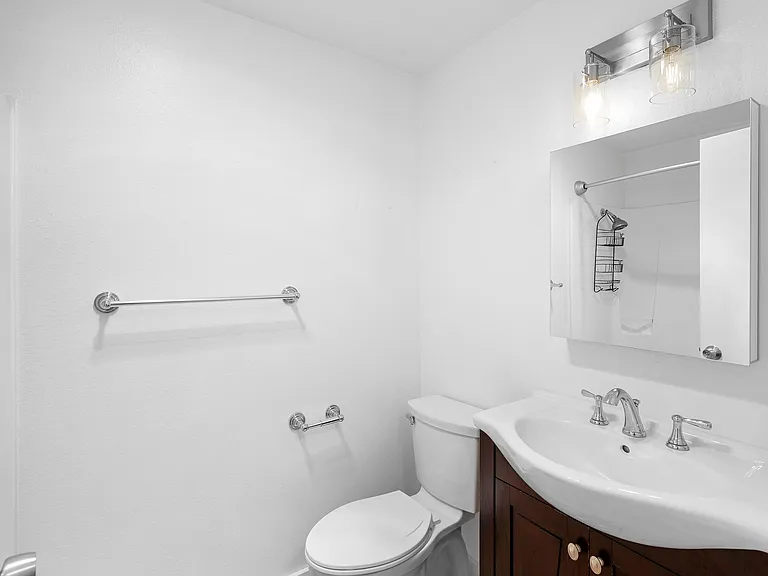1378 NE Centurion Dr — Photo 19