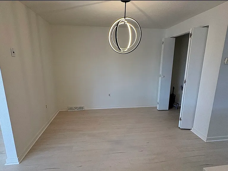 1966 W Beckert Ave #2 — Photo 6