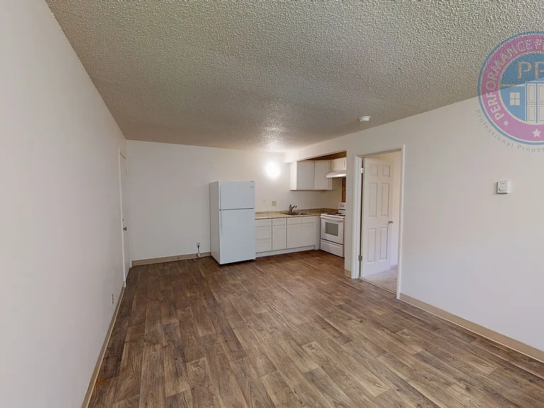 525 SE 28th Ave #110 — Photo 3