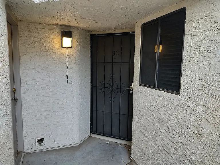 935 N Granite Reef Rd #32 — Photo 2
