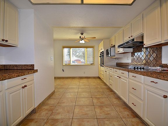 Eat in kitchen