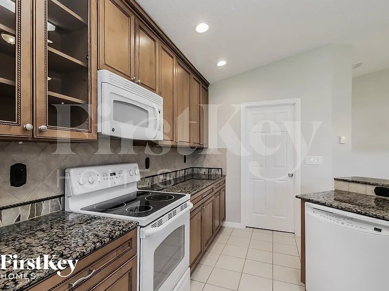 211 Oak Branch Dr — Photo 6