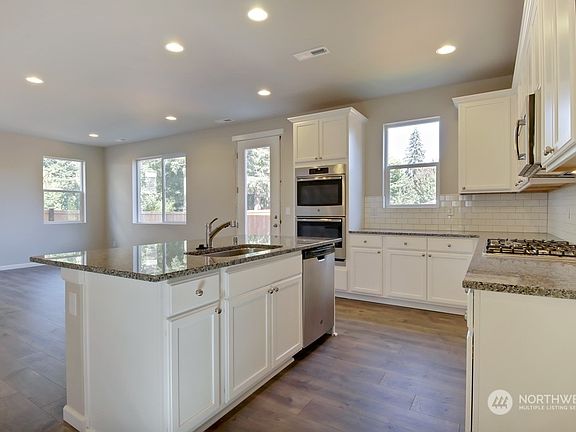 4th image of 15008 Olympic Loop E #125