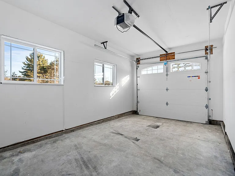 425 W 8th St #21 — Photo 13