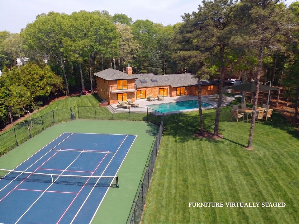 1st image of 10 Jeffrey Ln