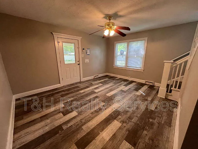 2 bed, 1.0 bath, 1152 sqft, $1,200 — Photo 4