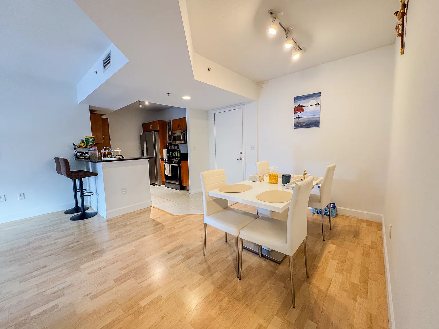 2 bed, 1200 sqft, $1,650 — Photo 4