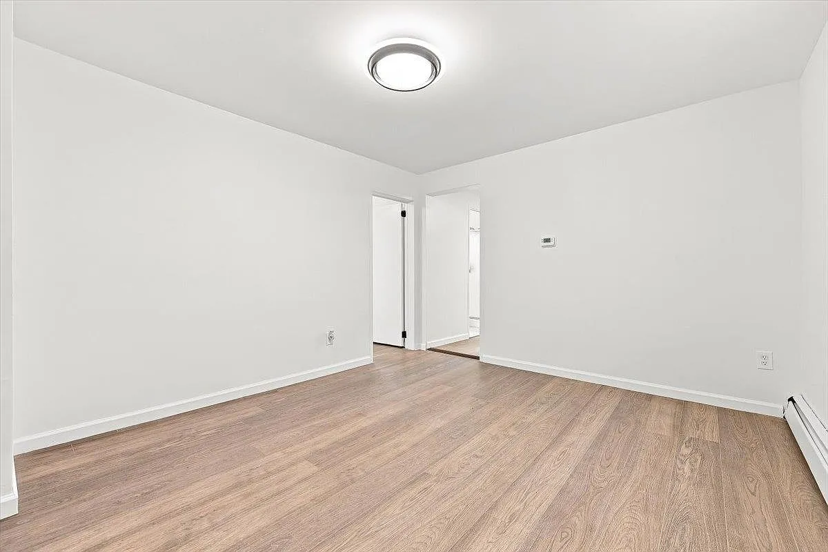2 bed, 1.0 bath, $2,700 — Photo 4