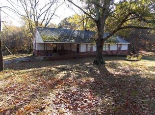 2115 Old Decaturville Rd, Parsons, TN 38363