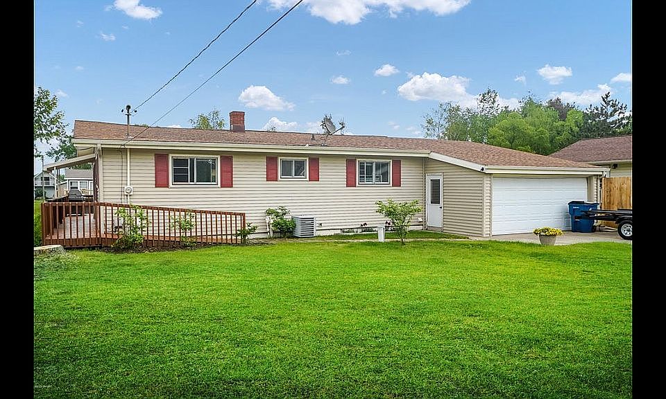 1st image of 17460 Thunder Bay Dr