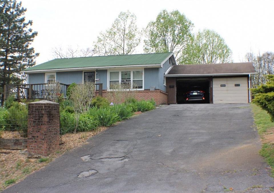 1st image of 1736 Lowell Dr