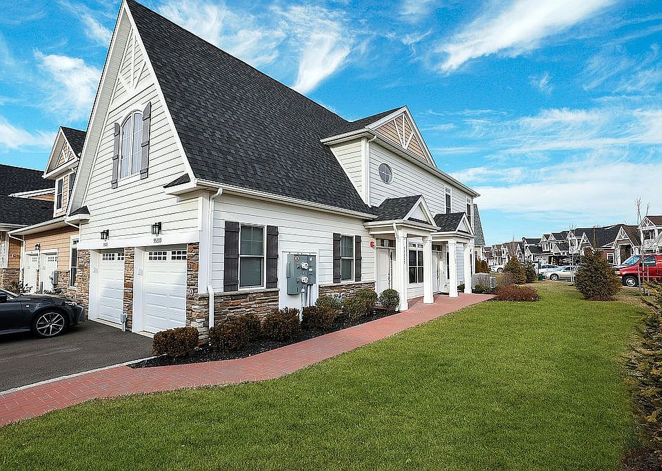 1st image of 55203 Spruce Pond Cir