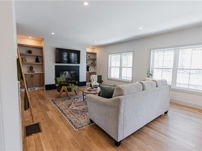 299 Jastram St, Providence, RI, 02908