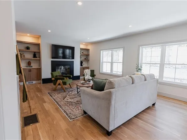 299 Jastram St, Providence, RI 02908