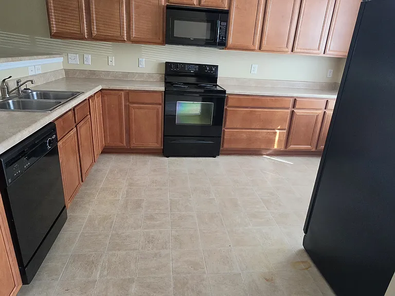 5585 Farm House Trl — Photo 15