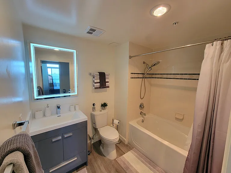 555 Front St #903 — Photo 13