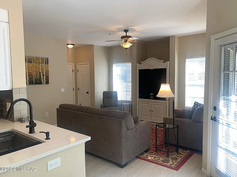 1500 E Pusch Wilderness Dr #13105 — Photo 6
