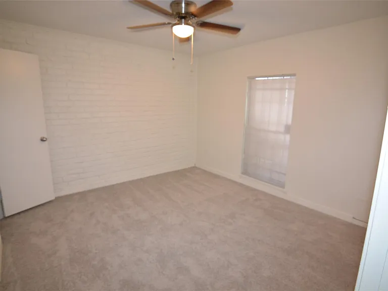 7104 Jetty Ln — Photo 9