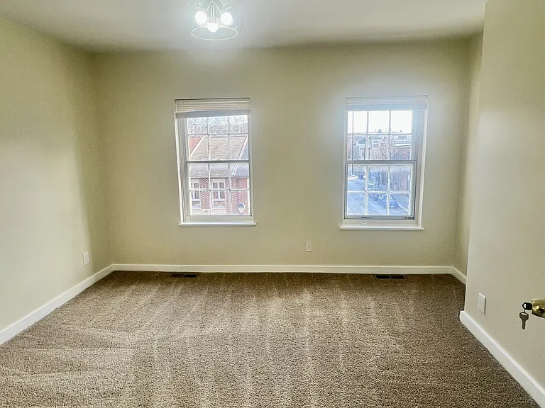 708 S Hanover St #- — Photo 31