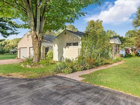 308 E Louis St, Osceola, IN 46561