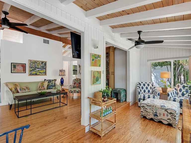 1930 W Shell Ln — Photo 14
