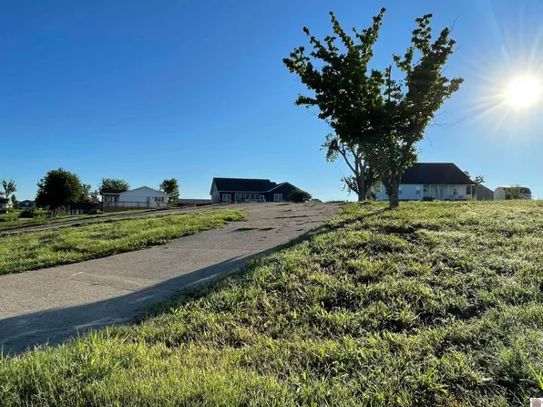 202 S Deerfield Dr, Princeton, KY 42445