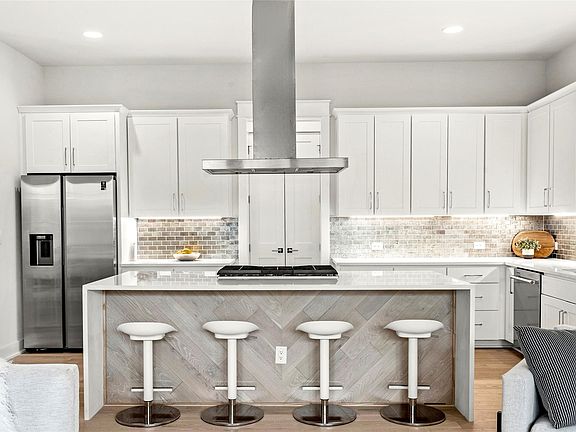 4th image of 5002 Pecan Springs Rd #8