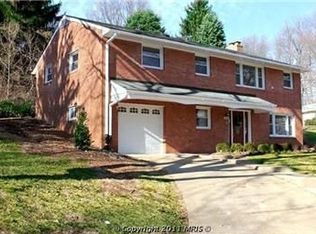 7500 Long Pine Dr, Springfield, VA 22151