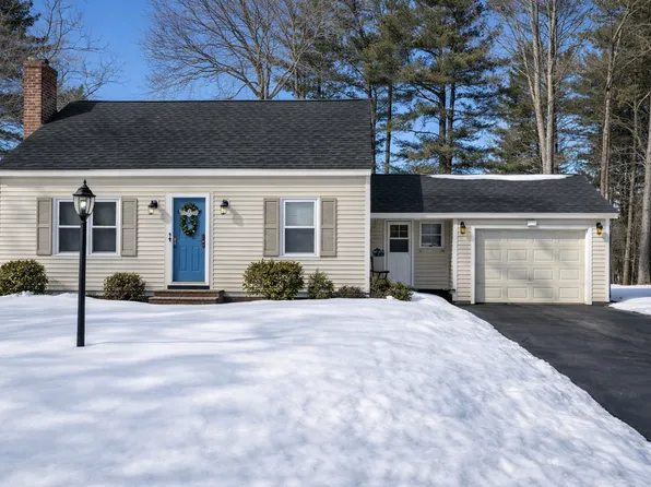 10 Seabee St, Bedford, NH 03110