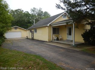 10790 Stark Rd, Livonia, MI 48150
