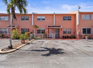 Paradise Villas Condo, Miami, FL 33174
